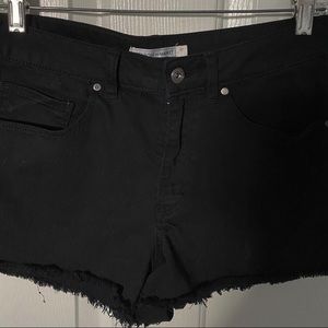 Black Jean Shorts With Frayed Bottom